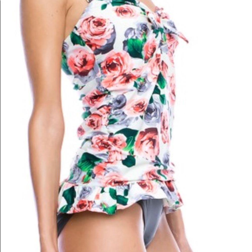 Swimsuit - Picture 2 of 3